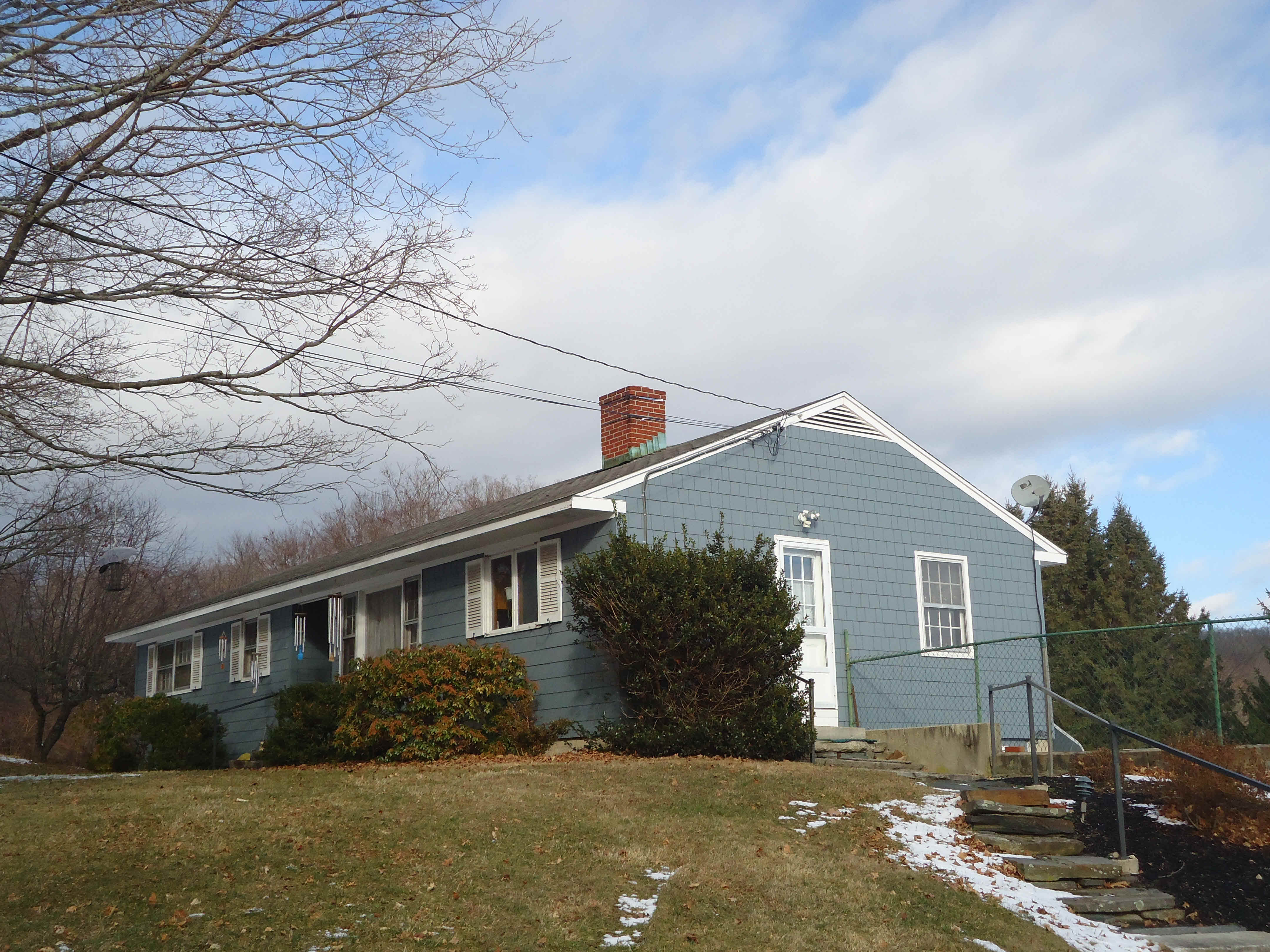 Building photograph for 51 CURTIS RD